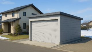 【射水市】車庫ガレージの費用と価格帯|無理なく安く仕上げるコツ 射水市の住宅に施工された車庫ガレージのイメージ