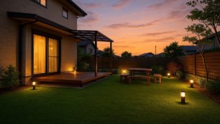 【唐津市】人工芝 施工の総額相場|見積もりでハマる落とし穴5つ 唐津市の戸建て外構に施工された人工芝のイメージ