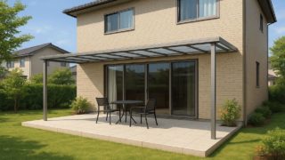 栃木県の戸建て外構に施工されたテラス屋根のイメージ